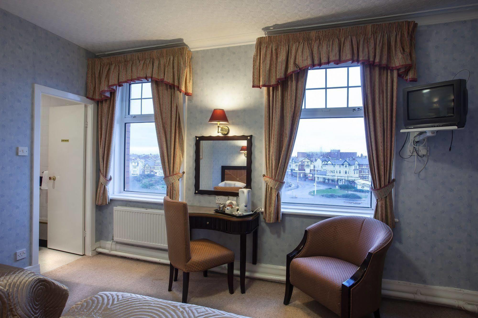 The Savoy Hotel (Adults Only) Blackpool Buitenkant foto